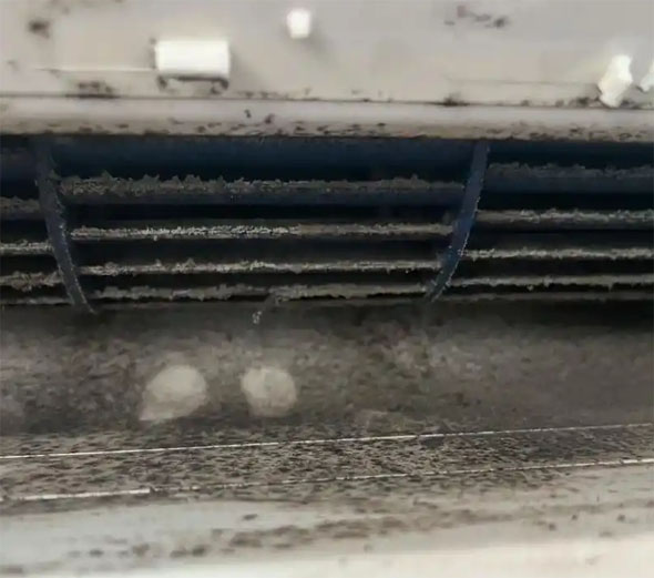 兰州市空调吹的风有股烧焦味是怎么回事